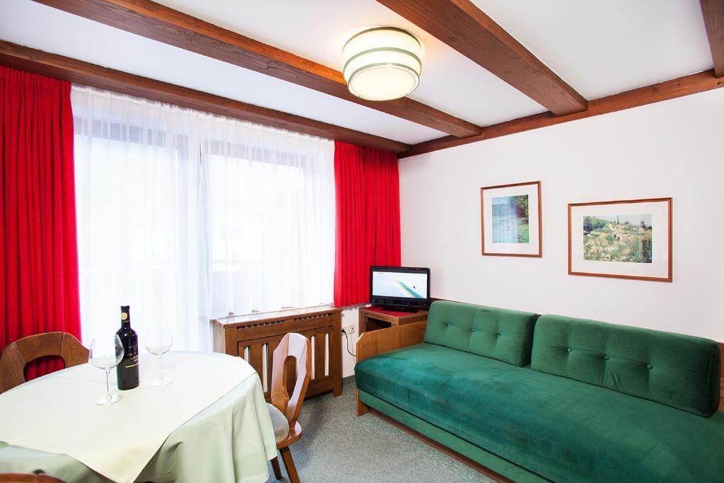 Johannahof Appartements Капрун Стая снимка